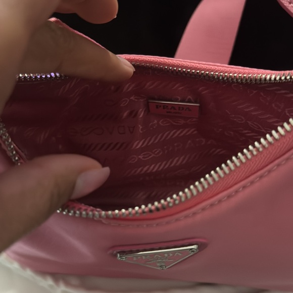 Pink Prada crossbody brand new with card and dust bag box included - Picture 3 of 4